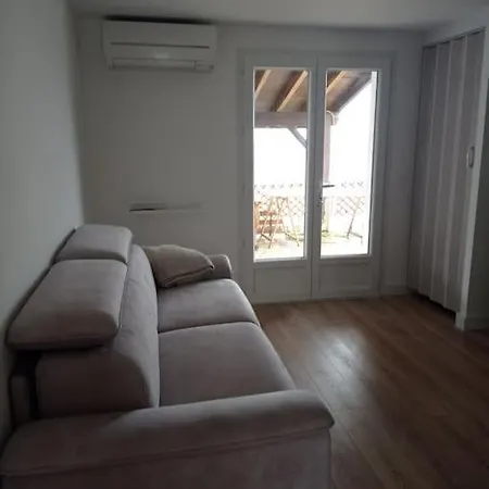 Avec Terrasse * Louhossoa