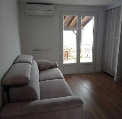 Avec Terrasse * Louhossoa