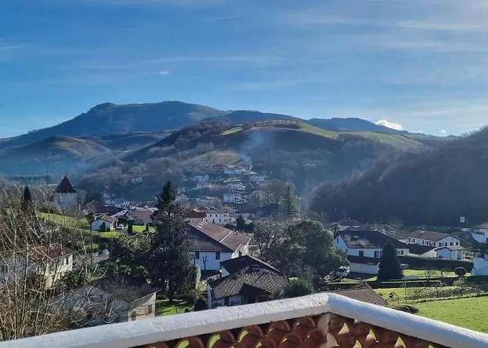 Avec Terrasse Apartmán Louhossoa